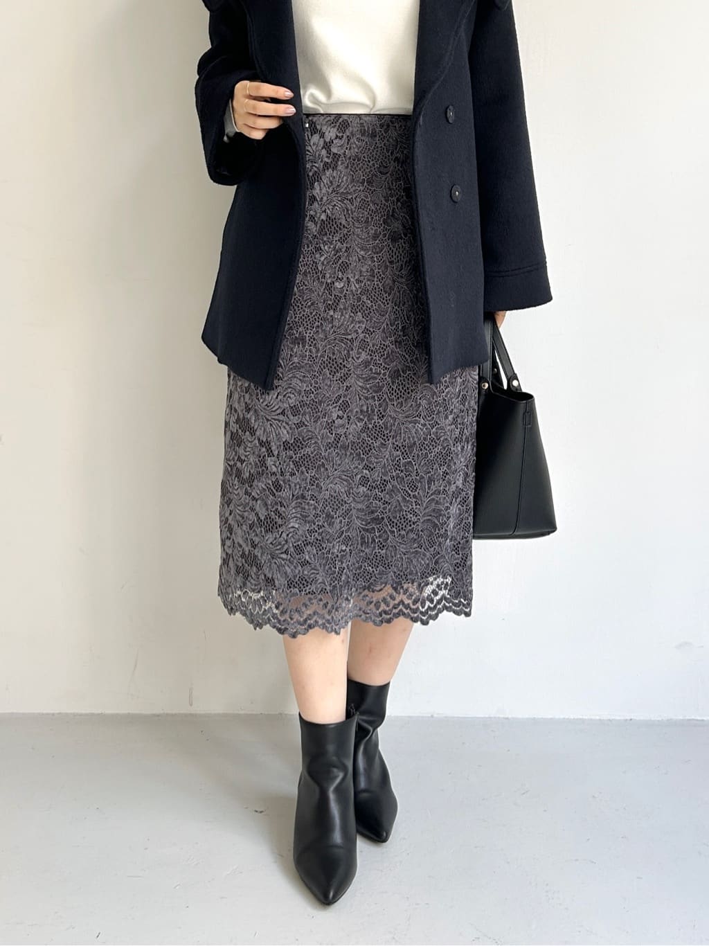 みさかさんの「index｜ラメスカラップビジューデザインニット【洗濯機OK】《6col／S～LL》」を使ったコーディネート