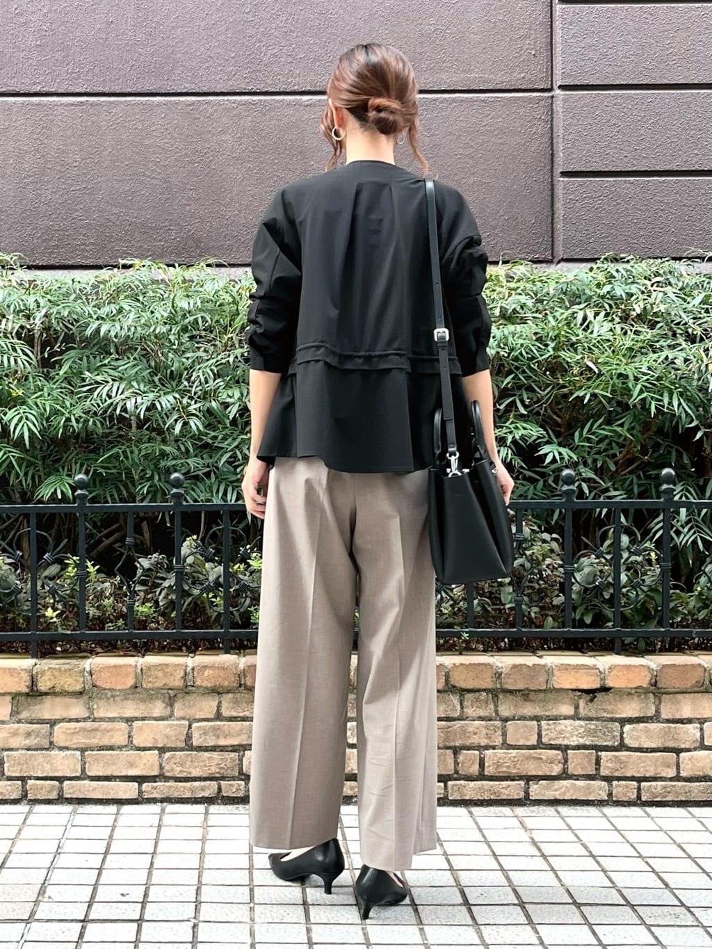 shioriさんの「INDIVI｜【洗える】胸元タックフリル長袖ブラウス」を使ったコーディネート