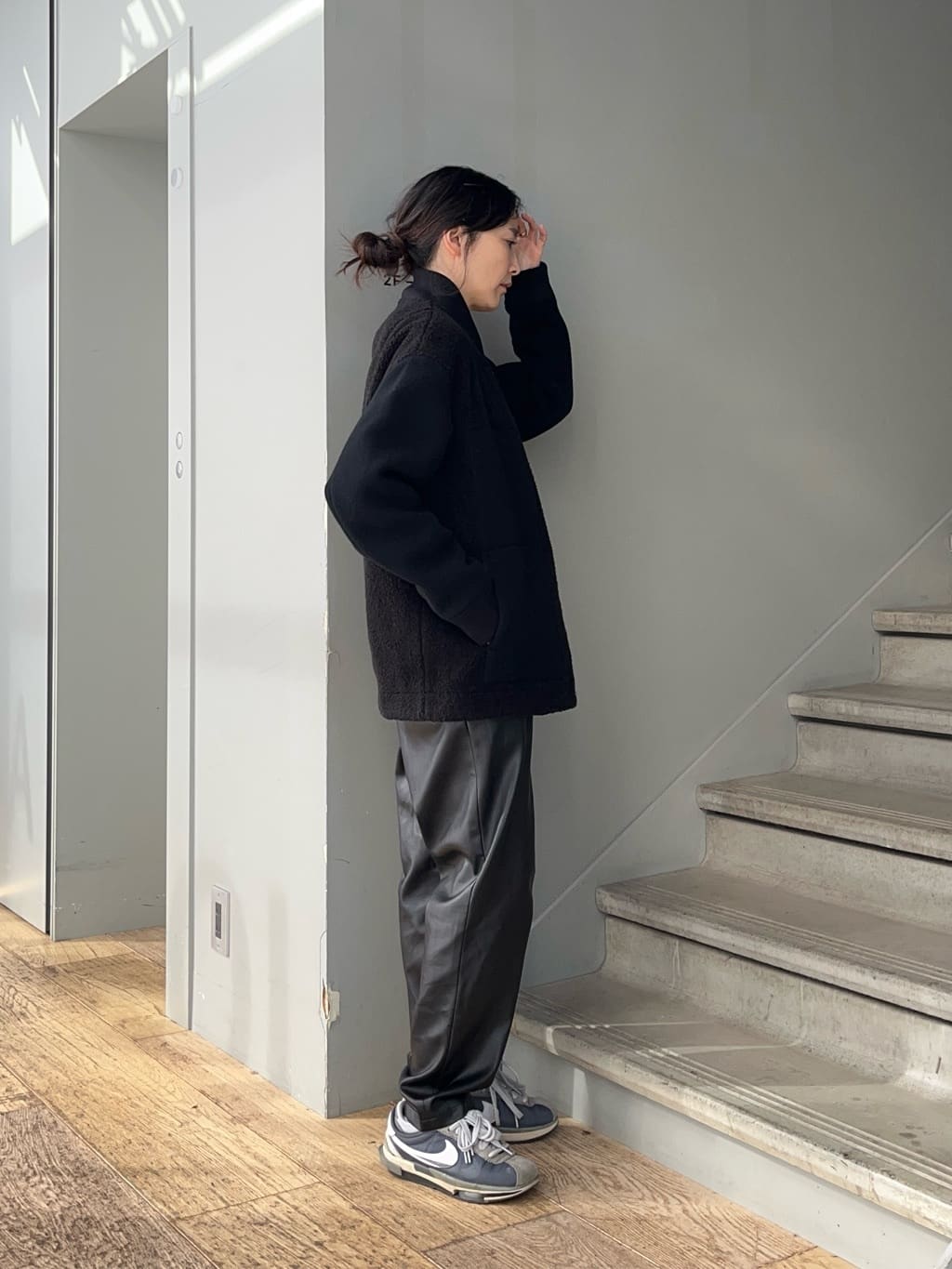 神野（jinno）さんの「TAKEO KIKUCHI｜【Air Palette Knit】ワンポイント カラーニット プルオーバー」を使ったコーディネート