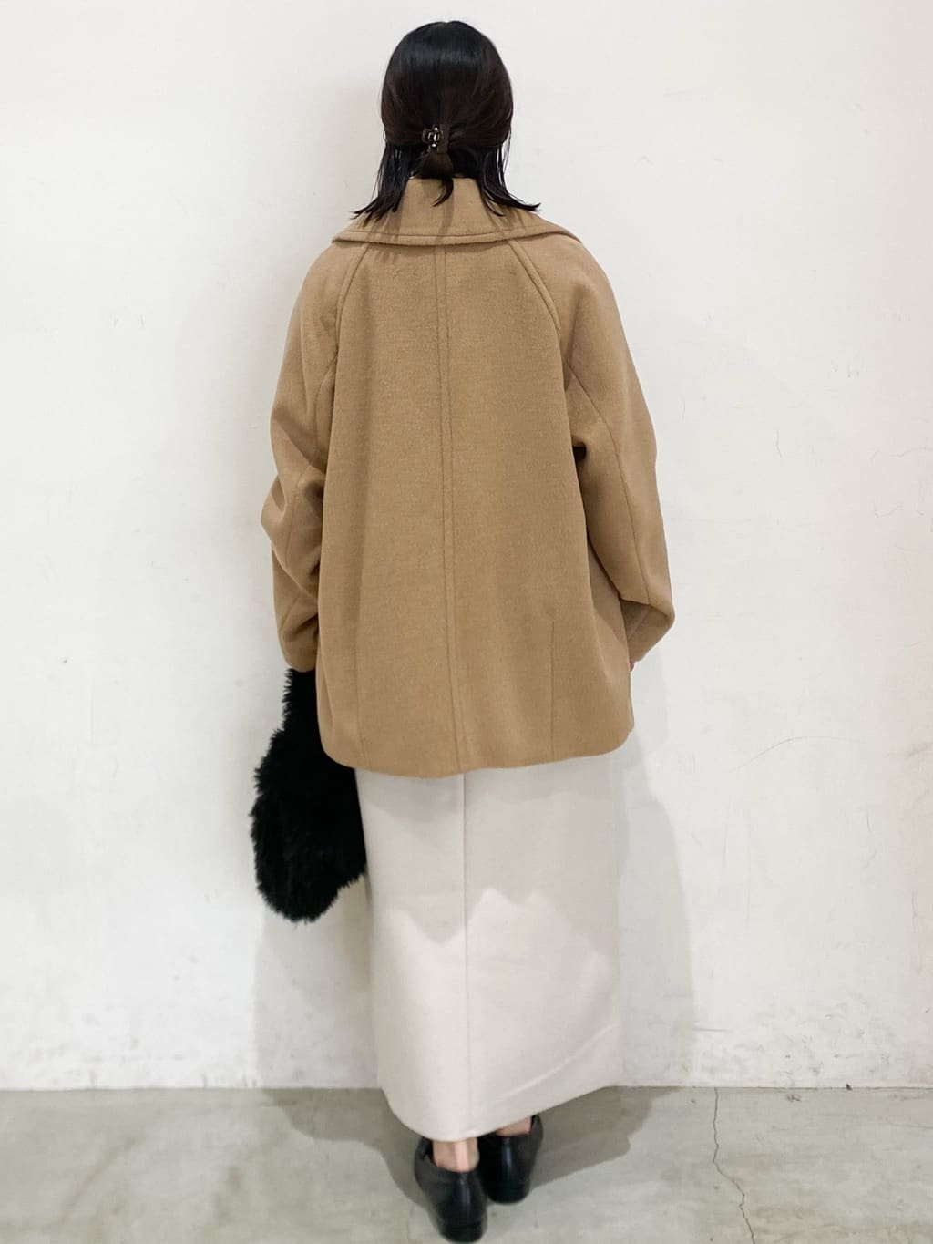 haruさんの「OPAQUE.CLIP｜カシミヤブレンドウールミドルピーコート」を使ったコーディネート