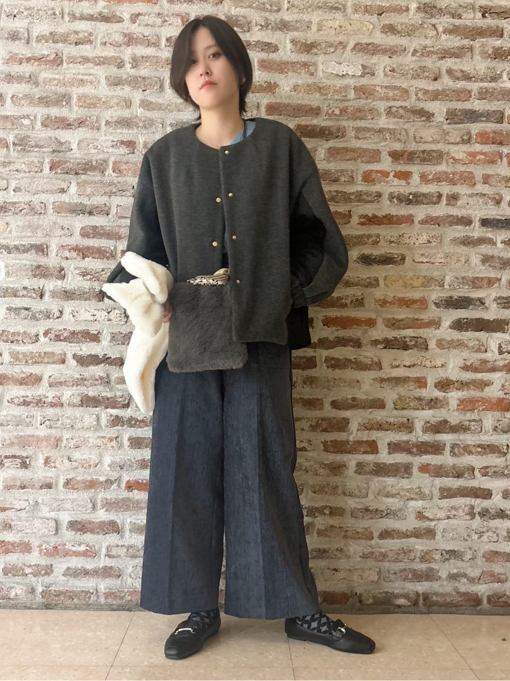 しばさんの「THE SHOP TK｜前後で印象が変わる ドッキングノーカラージャケット」を使ったコーディネート