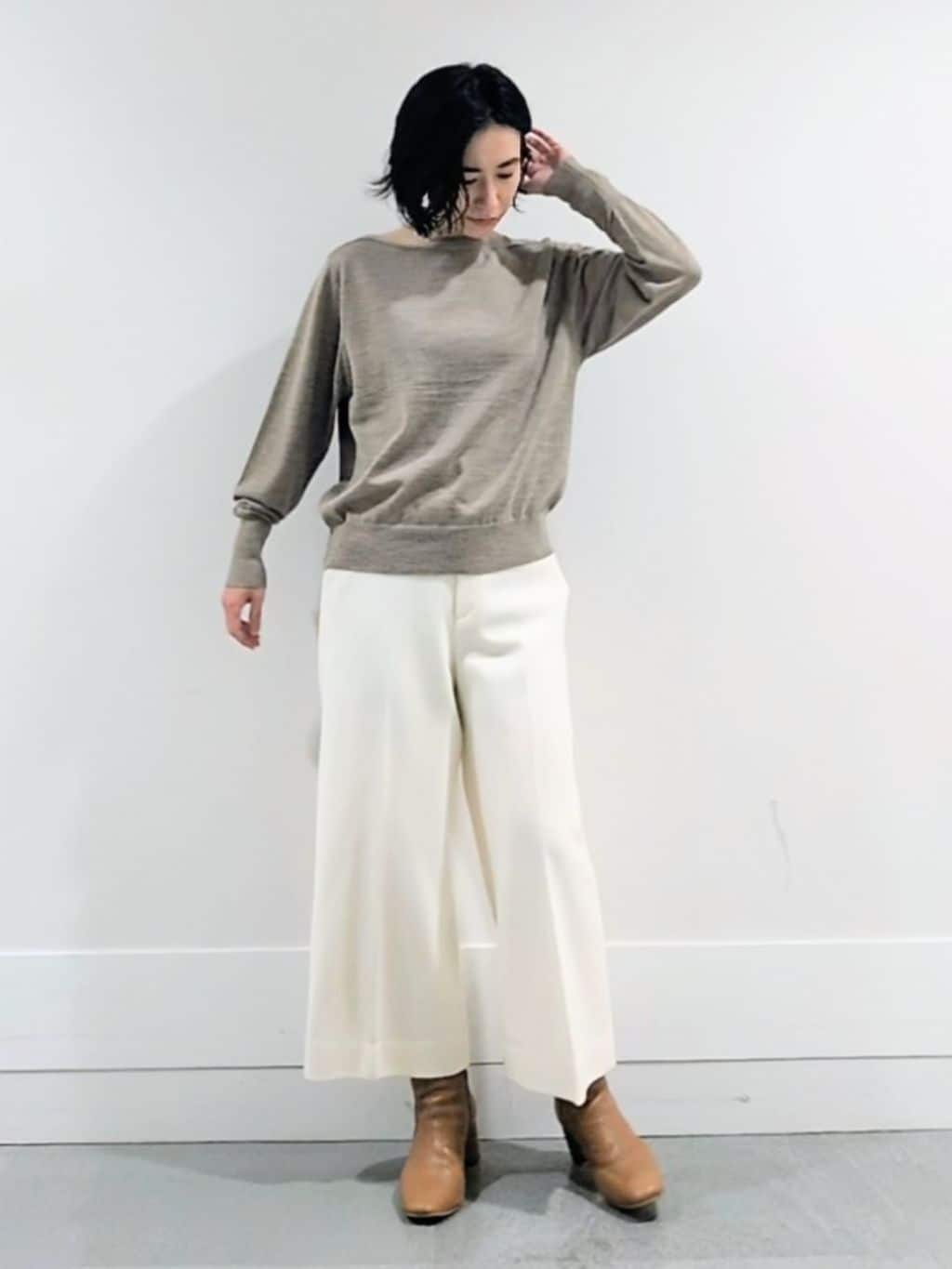 ミズタさんの「UNTITLED｜【アンサンブル可/洗える】シルクウールカシミヤ ドルマンスリーブニット」を使ったコーディネート