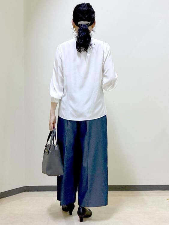  beni_gingerさんの「Reflect｜【きちんと見え／通勤／セレモニーにおすすめ◎】ドット柄ボウタイブラウス」を使ったコーディネート