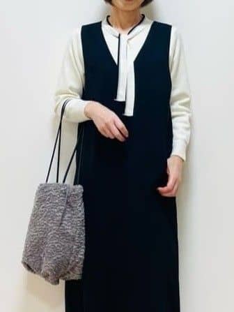 Riiさんの「Reflect｜【すっきりシルエット】スエードライクジャンパースカ―ト」を使ったコーディネート