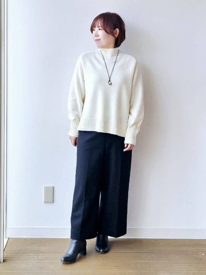 やじまさんの「UNTITLED｜【ジャケット風/メタルボタン】アルパカ混シャギーカーディガン」を使ったコーディネート