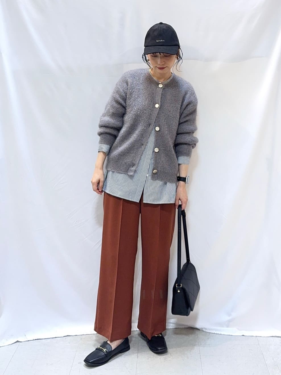 𝐇𝐢𝐫𝐨𝐦𝐢さんの「SHOO･LA･RUE｜【洗濯機可/S-LL/高レビュー】上品シルエットで美しい イージーワイドパンツ」を使ったコーディネート