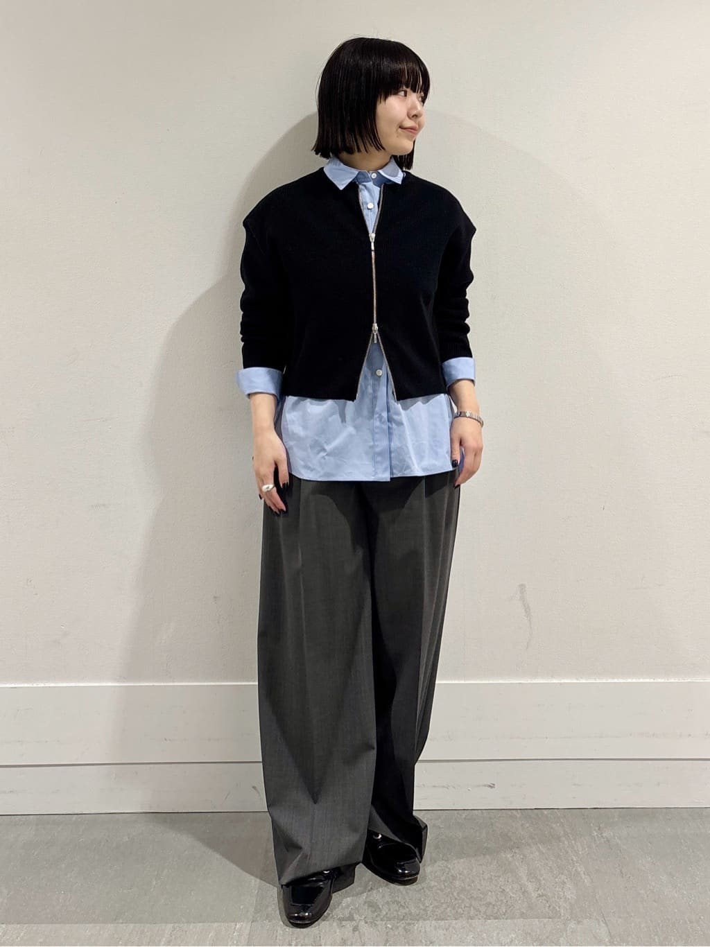 モエカさんの「UNTITLED｜【ゆったりサイズ／着丈短め】ジップニットカーディガン」を使ったコーディネート