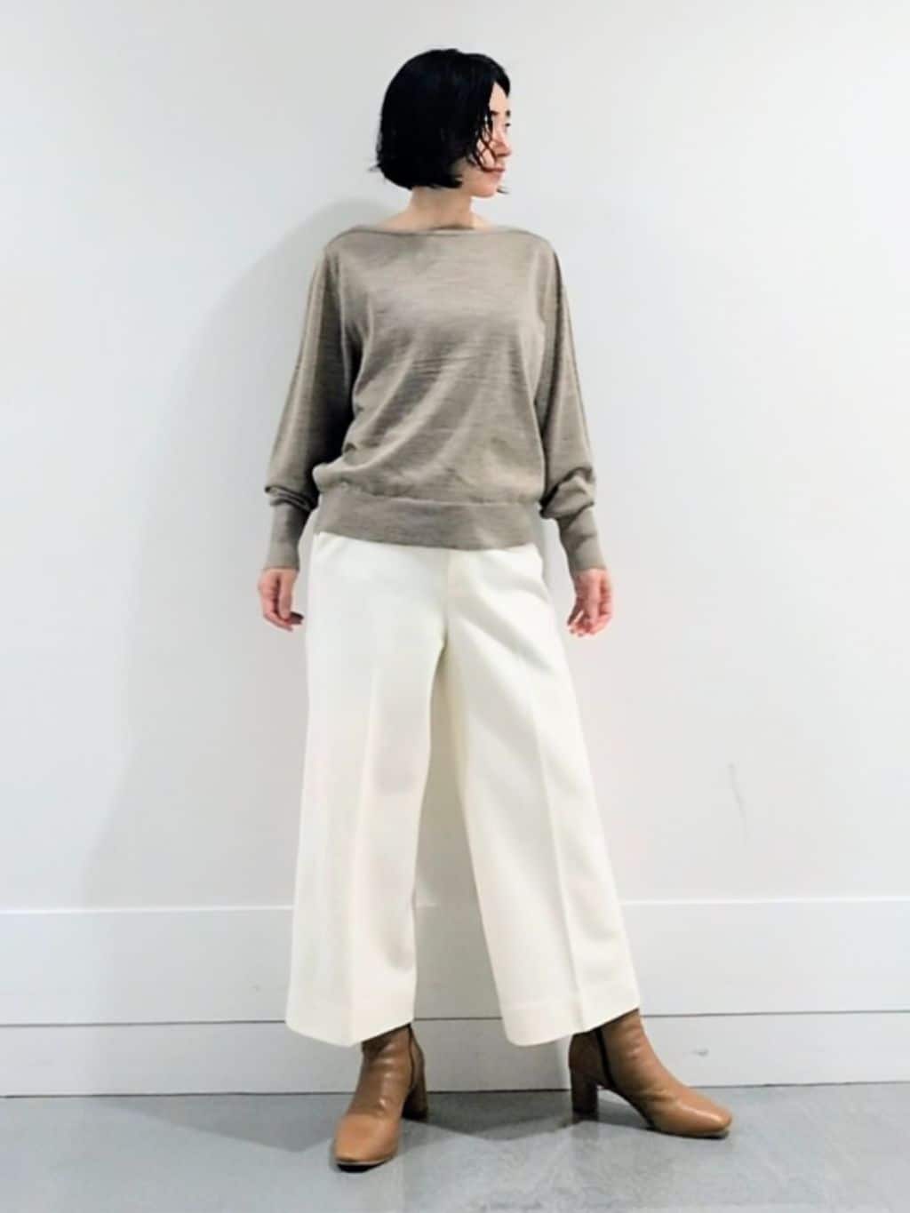 ミズタさんの「UNTITLED｜【アンサンブル可/洗える】シルクウールカシミヤ ドルマンスリーブニット」を使ったコーディネート