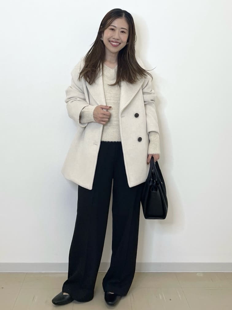 Akiさんの「OPAQUE.CLIP｜カシミヤブレンドウールミドルピーコート」を使ったコーディネート