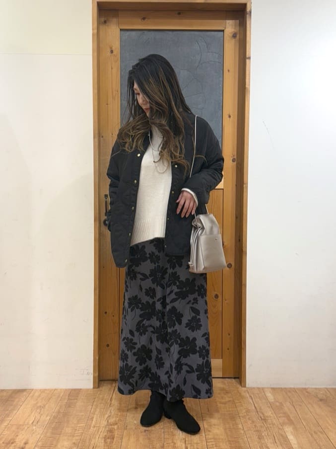 Ayana.さんの「SHOO･LA･RUE｜【洗濯機可/S-LL】インせず着られる ふわふわハイネックニット」を使ったコーディネート