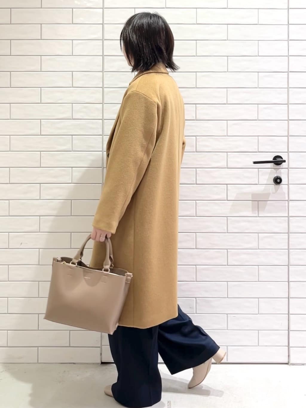 しおりさんの「OPAQUE.CLIP｜カシミヤブレンドウールチェスターコート」を使ったコーディネート