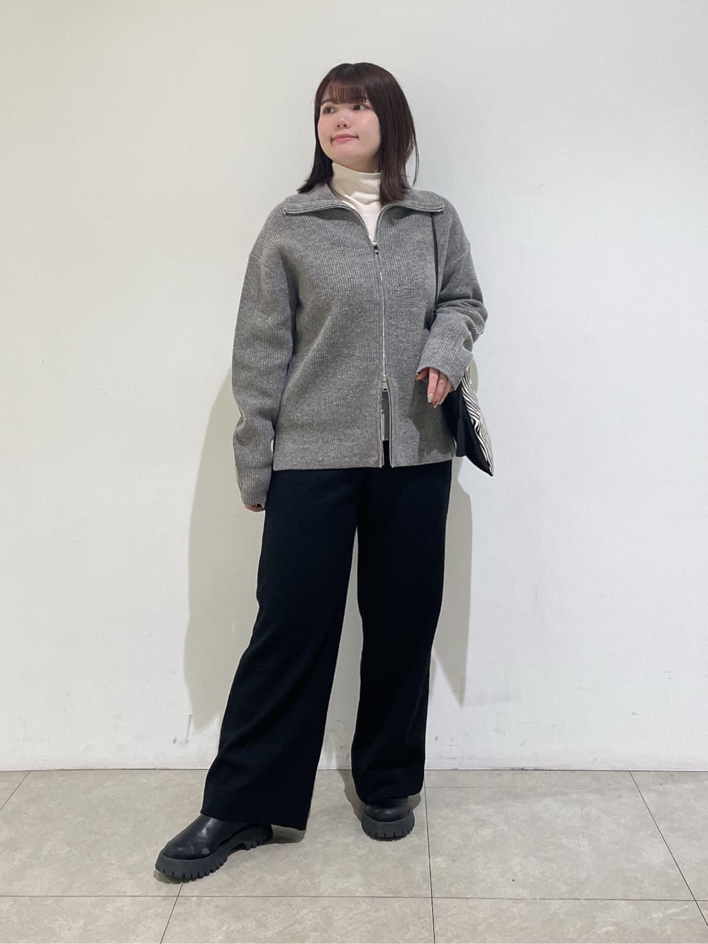 emikaさんの「INDIVI｜【洗える】カラーネップ ダブルジップカーディガン」を使ったコーディネート