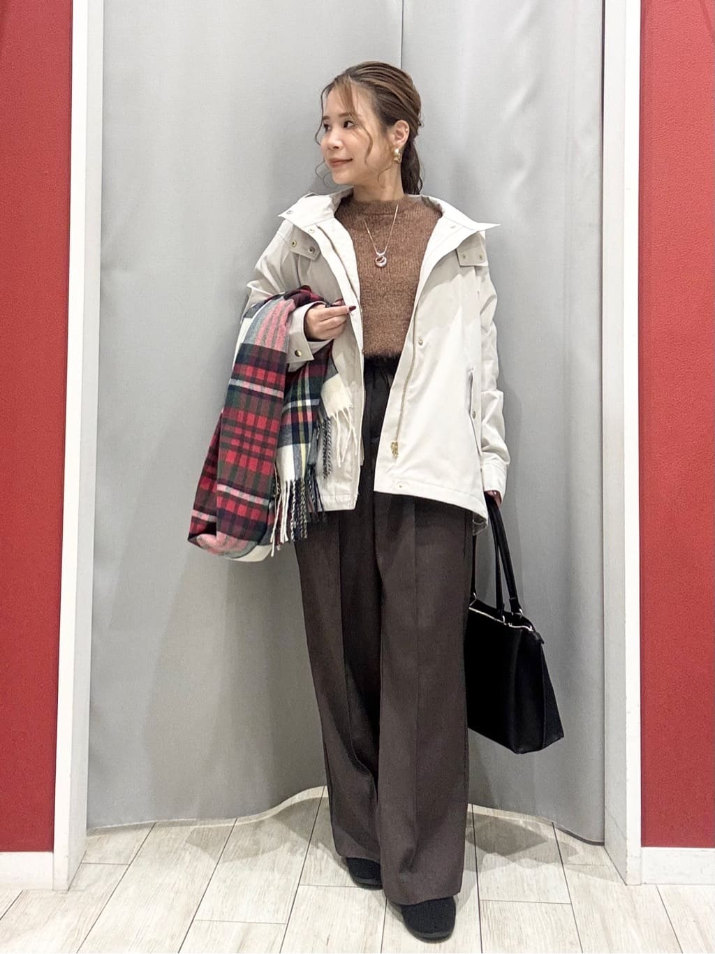 shioさんの「SHOO･LA･RUE｜【S-LL/ゆったり】ふわふわシャギー 大人レディなニット」を使ったコーディネート