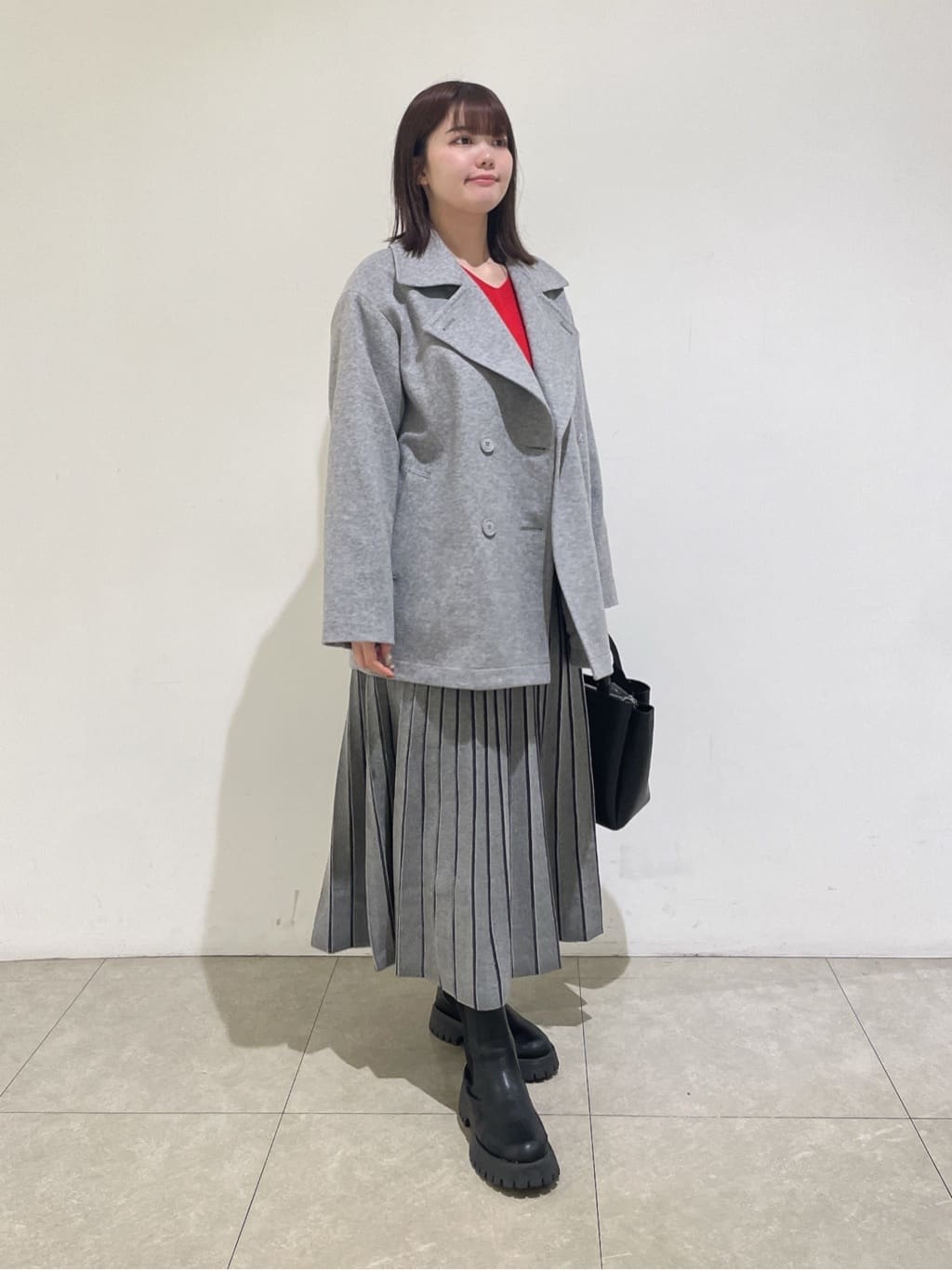 emikaさんの「INDIVI｜【軽やか／ゆったり】ウール混ショートトレンチコート」を使ったコーディネート