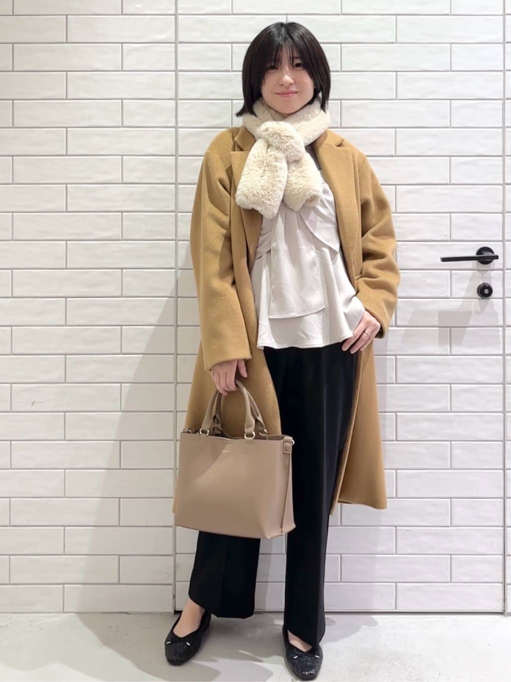 しおりさんの「OPAQUE.CLIP｜フェイクファー差し込みティペット」を使ったコーディネート
