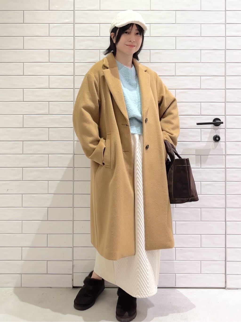 しおりさんの「OPAQUE.CLIP｜カシミヤブレンドウールチェスターコート」を使ったコーディネート