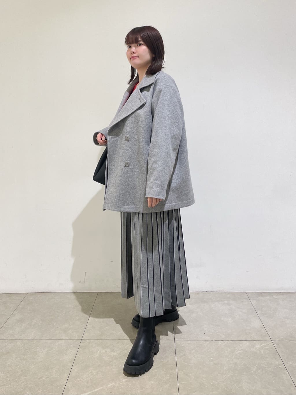 emikaさんの「INDIVI｜【軽やか／ゆったり】ウール混ショートトレンチコート」を使ったコーディネート