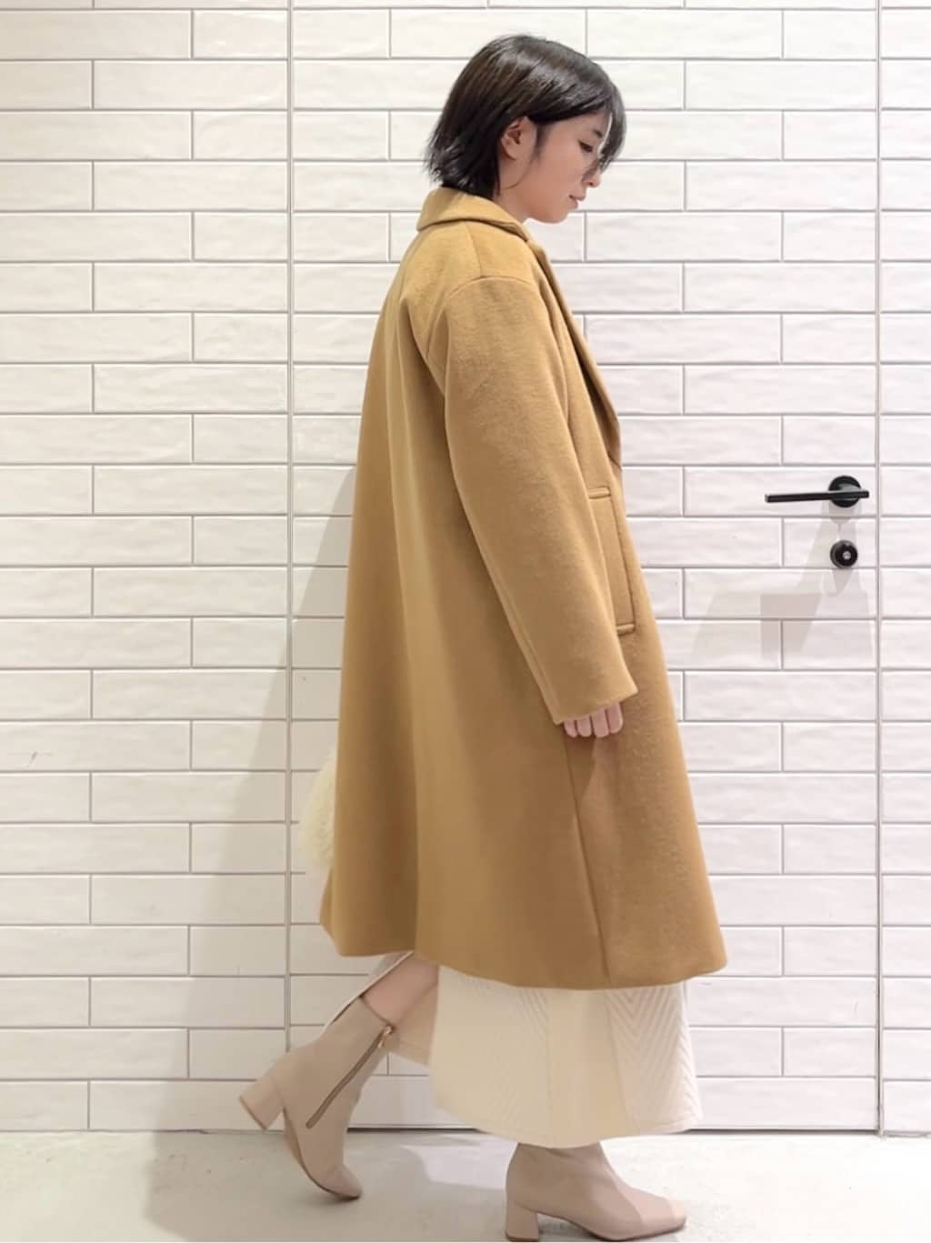しおりさんの「OPAQUE.CLIP｜カシミヤブレンドウールチェスターコート」を使ったコーディネート
