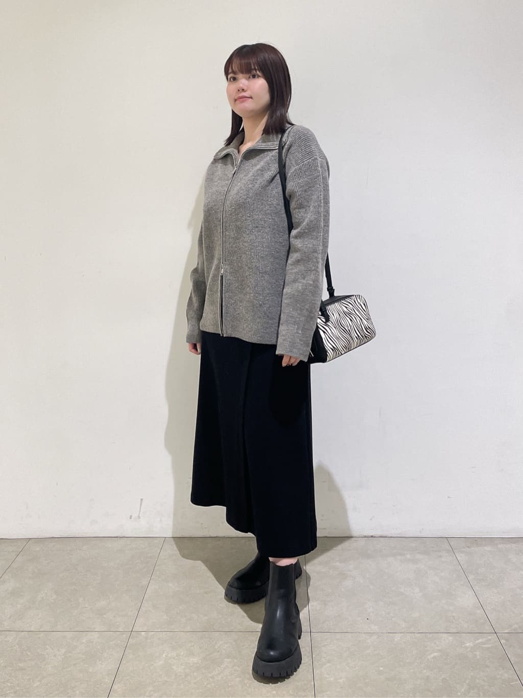 emikaさんの「INDIVI｜【洗える】カラーネップ ダブルジップカーディガン」を使ったコーディネート