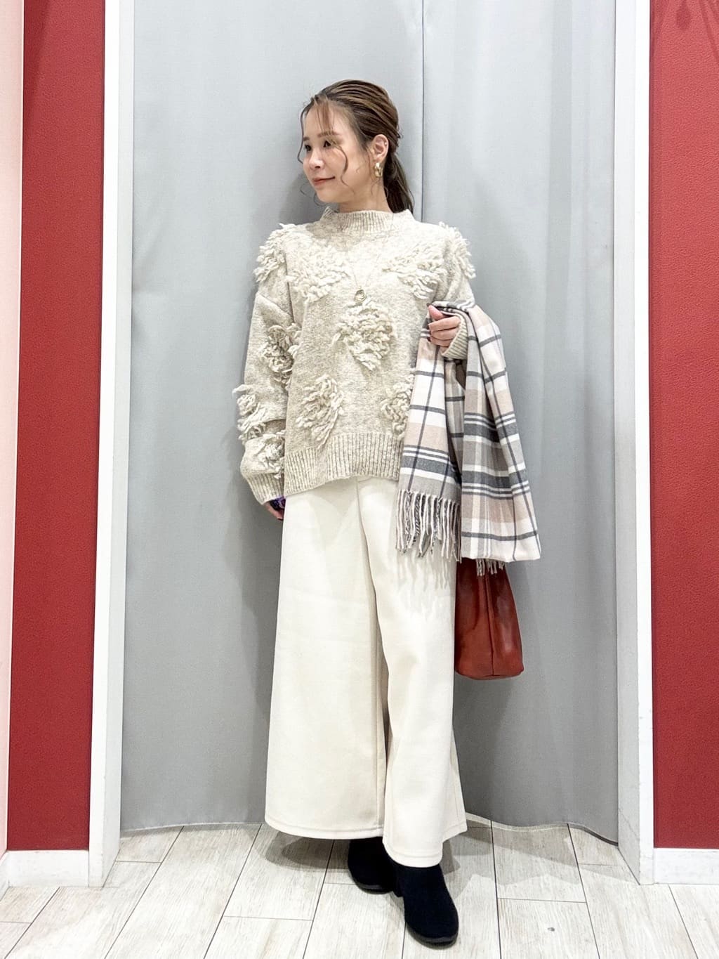 shioさんの「SHOO･LA･RUE｜【洗濯機可】華やぐ ループデザインニット」を使ったコーディネート
