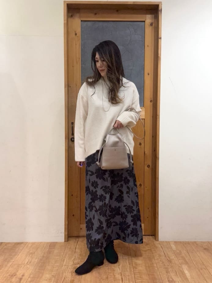 Ayana.さんの「SHOO･LA･RUE｜【洗濯機可/S-LL】インせず着られる ふわふわハイネックニット」を使ったコーディネート