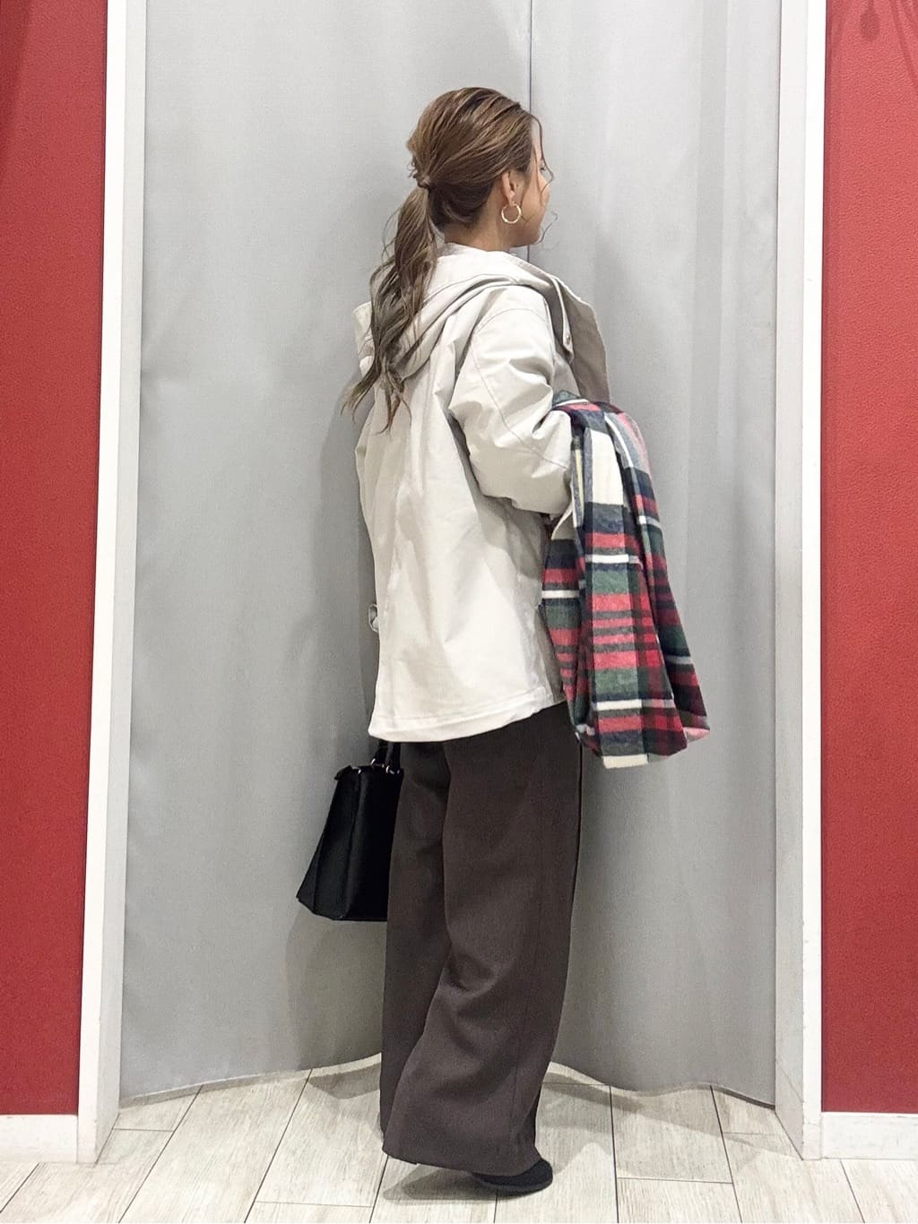 shioさんの「SHOO･LA･RUE｜【S-LL/ゆったり】ふわふわシャギー 大人レディなニット」を使ったコーディネート
