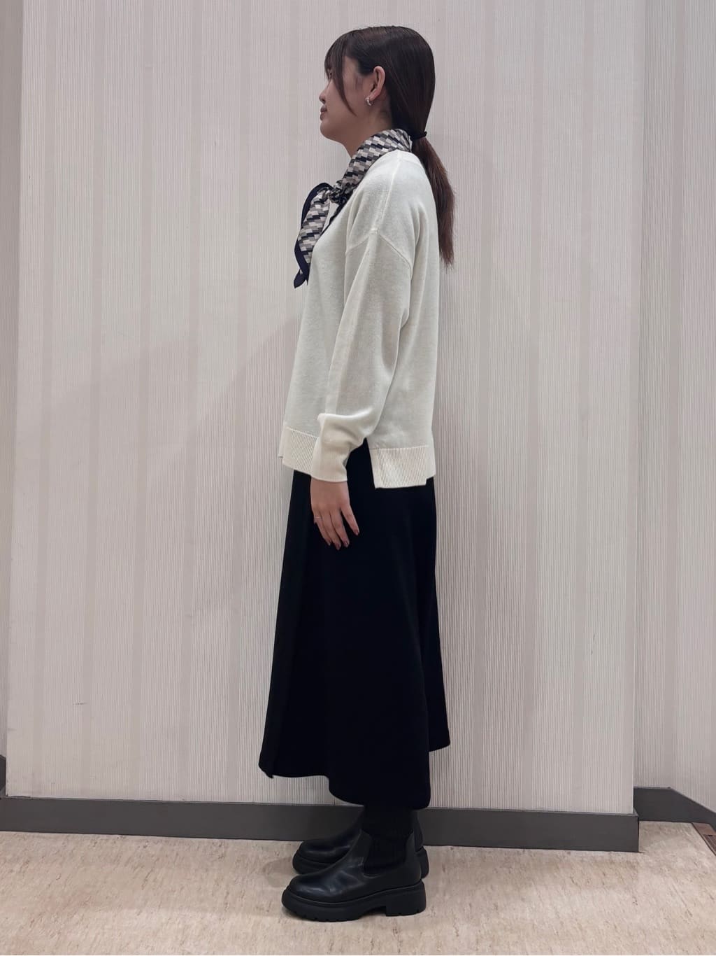 ちひさんの「INDIVI｜ストレッチミドルブーツ」を使ったコーディネート