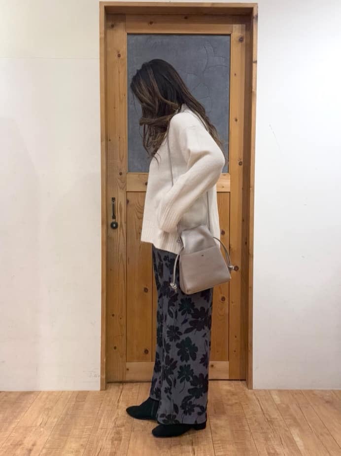 Ayana.さんの「SHOO･LA･RUE｜【洗濯機可/S-LL】インせず着られる ふわふわハイネックニット」を使ったコーディネート