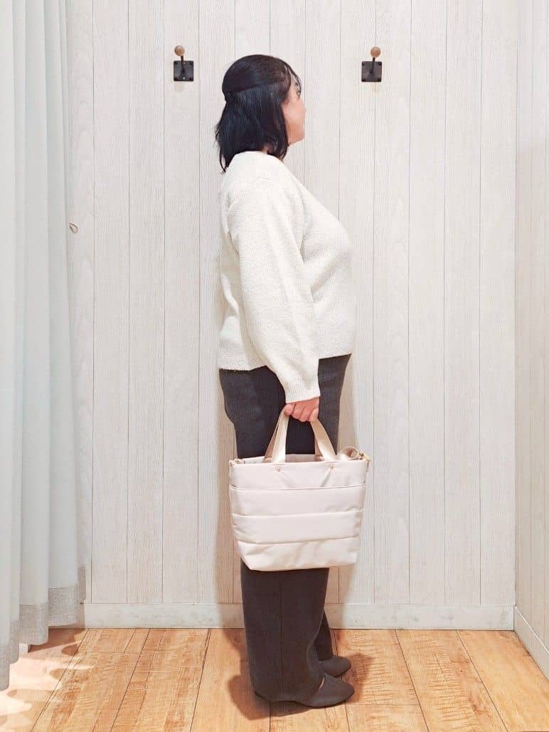 kotomiさんの「SHOO･LA･RUE｜【S-LL】きらっと華やぐ　大人のスパンコールニット」を使ったコーディネート