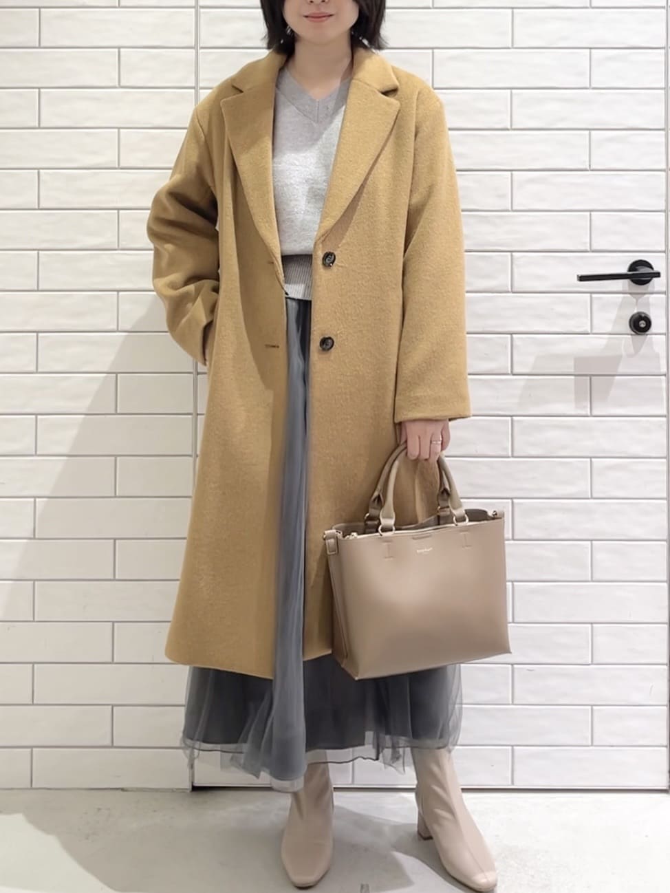 しおりさんの「OPAQUE.CLIP｜カシミヤブレンドウールチェスターコート」を使ったコーディネート