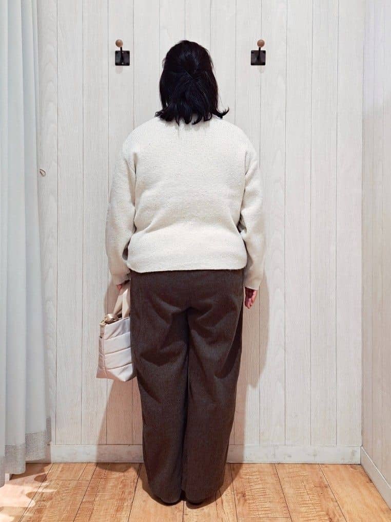 kotomiさんの「SHOO･LA･RUE｜【S-LL】きらっと華やぐ　大人のスパンコールニット」を使ったコーディネート