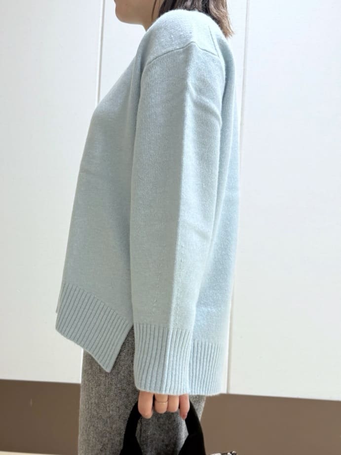 Rikoさんの「INDIVI｜【冬ニット人気NO．1！／カシミヤ混】ミドルゲージハイネックニット」を使ったコーディネート