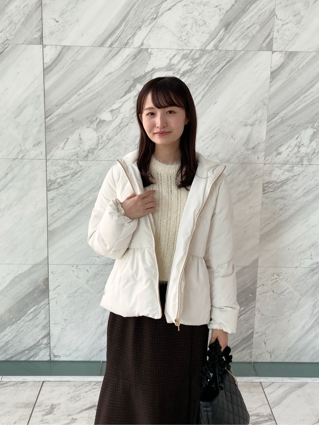 みさかさんの「index｜KAWADAダウンペプラムショートコート【撥水／洗濯機OK／静電気防止裏地】」を使ったコーディネート