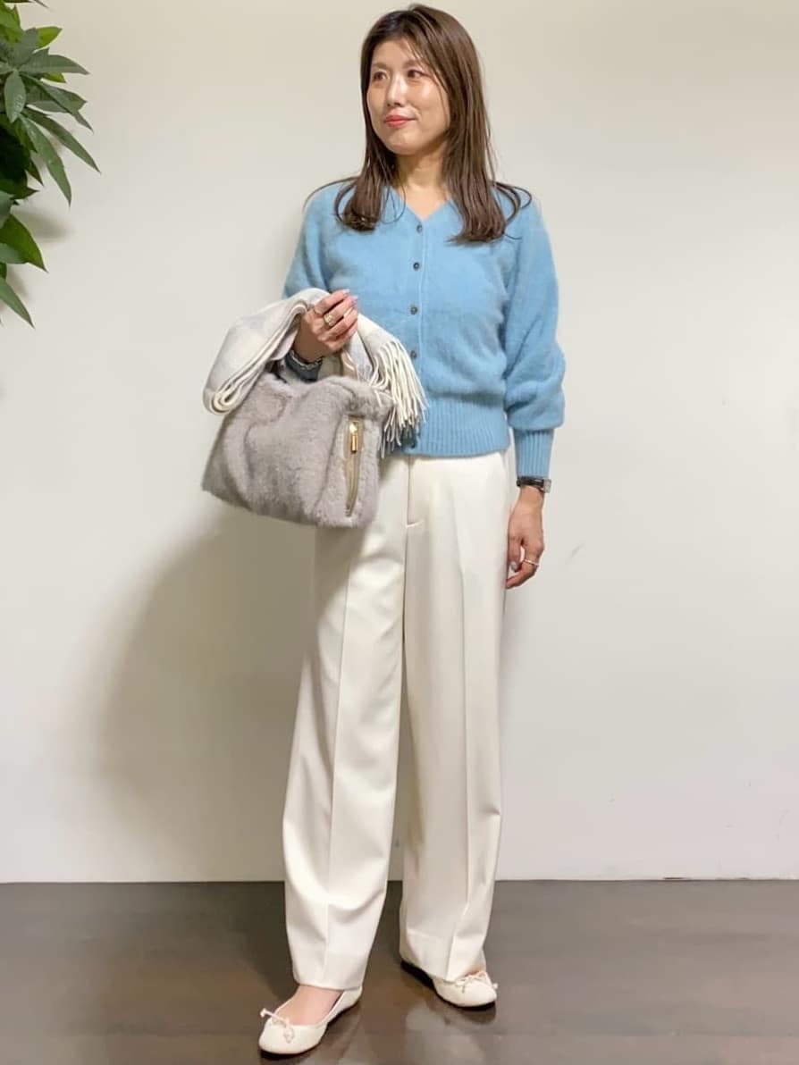 tomoさんの「UNTITLED｜【ふわふわニット/前後2WAY】フォックスカシミヤカーディガン」を使ったコーディネート