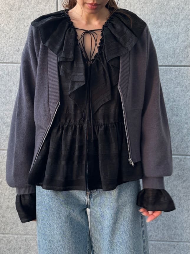 designer yukaさんの「CODE A｜dream ruffle lace blouse」を使ったコーディネート