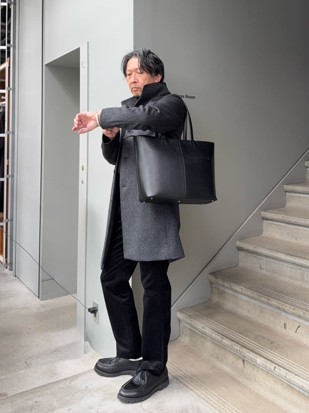 デザイナーTAKEman さんの「TAKEO KIKUCHI｜カシミヤブレンド ビーバー調ピンヘッドスタンドカラーコート」を使ったコーディネート