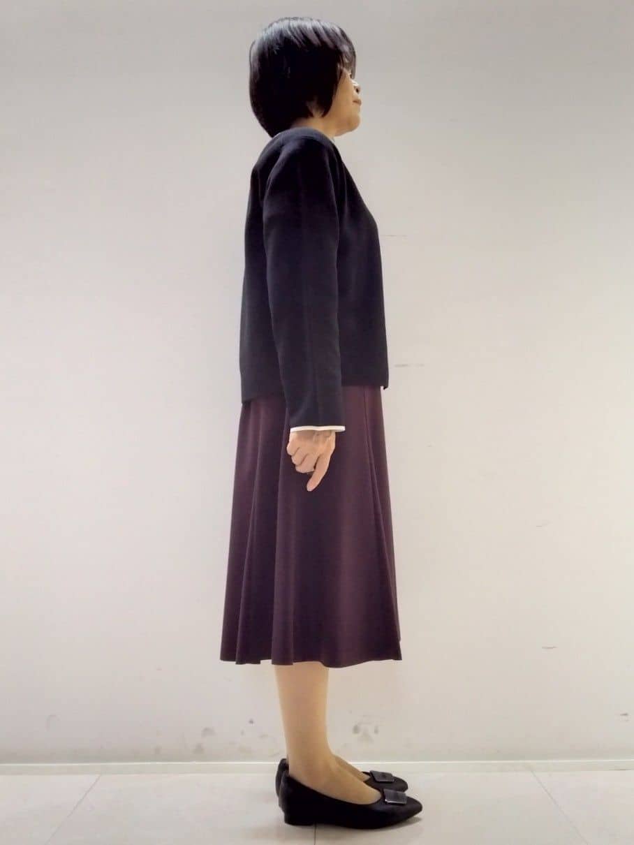 tokuさんの「Reflect｜【秋映え／単品使い◎／すっきり見え】ブローチ付きニットアンサンブル」を使ったコーディネート