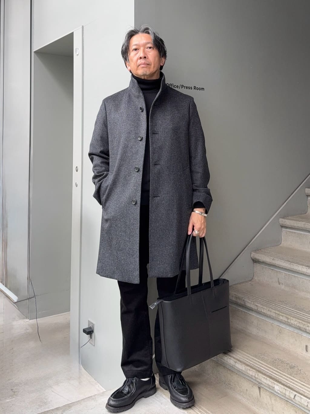 デザイナーTAKEman さんの「TAKEO KIKUCHI｜カシミヤブレンド ビーバー調ピンヘッドスタンドカラーコート」を使ったコーディネート