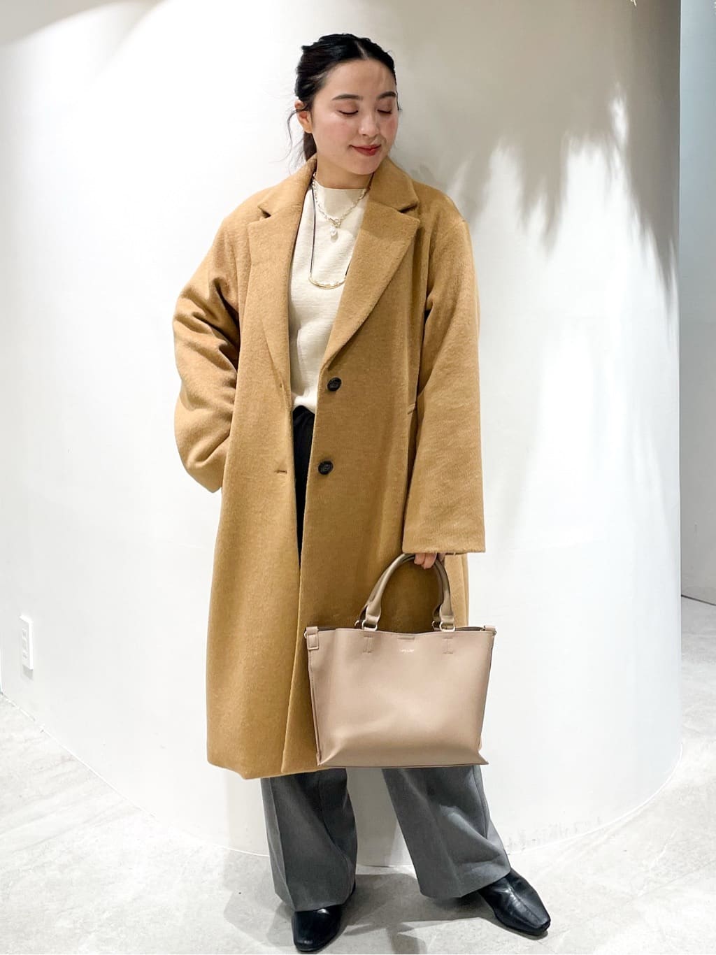 かりんさんの「OPAQUE.CLIP｜カシミヤブレンドウールチェスターコート」を使ったコーディネート