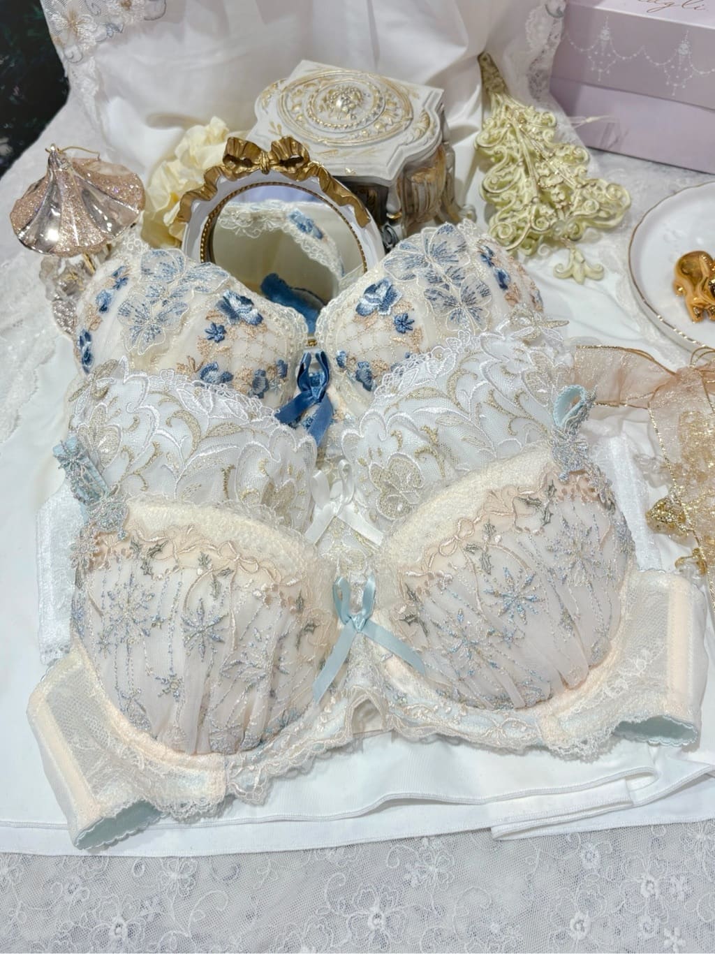 Hisaeさんの「Risa Magli｜【ルビー】 ブラジャー （D-F） ＜Side Shape（サイドシェイプ）＞」を使ったコーディネート