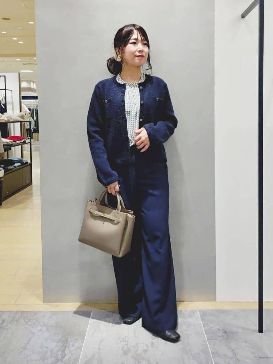 TOMOMIさんの「INDIVI｜【日本製／ミドル丈】スタンドカラーミドルコート」を使ったコーディネート