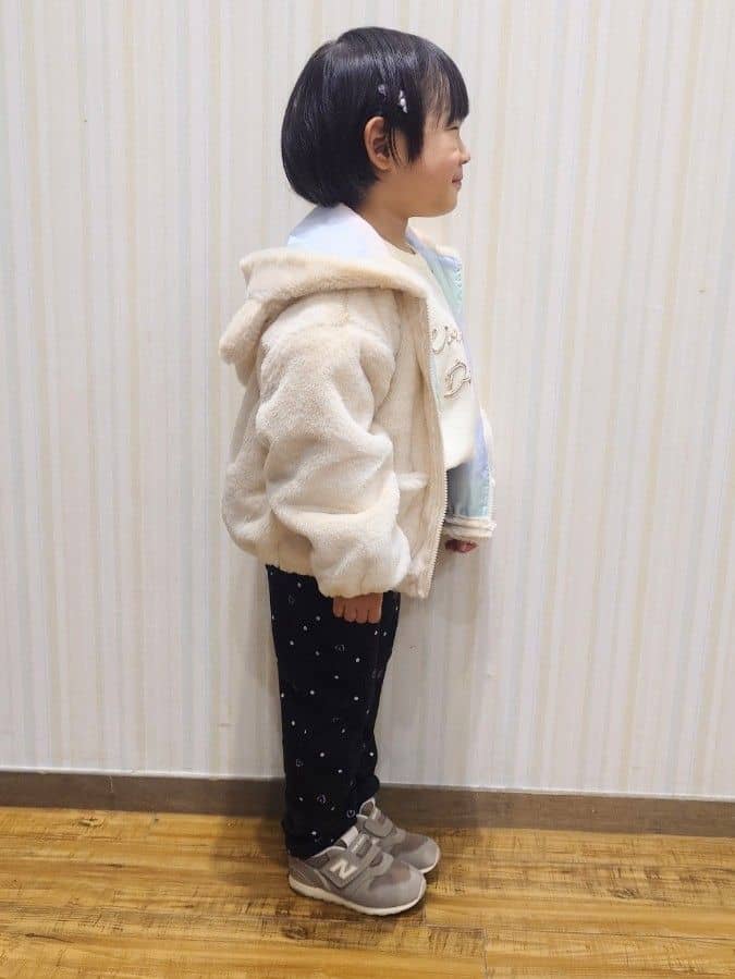 Yuiさんの「SHOO･LA･RUE｜【100-120cm/トドラー】耳付きエコファーパーカ」を使ったコーディネート
