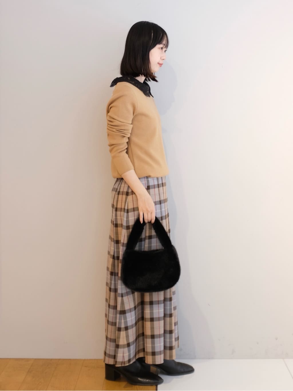 Kishimotoさんの「DRESSTERIOR｜2WAYレースカラーニット」を使ったコーディネート