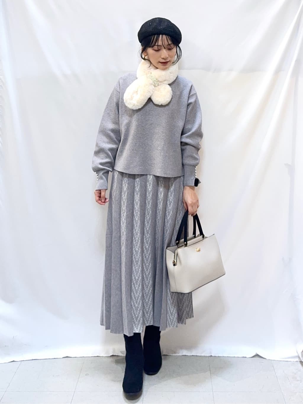 𝐇𝐢𝐫𝐨𝐦𝐢さんの「SHOO･LA･RUE｜起毛ニットブーツ」を使ったコーディネート