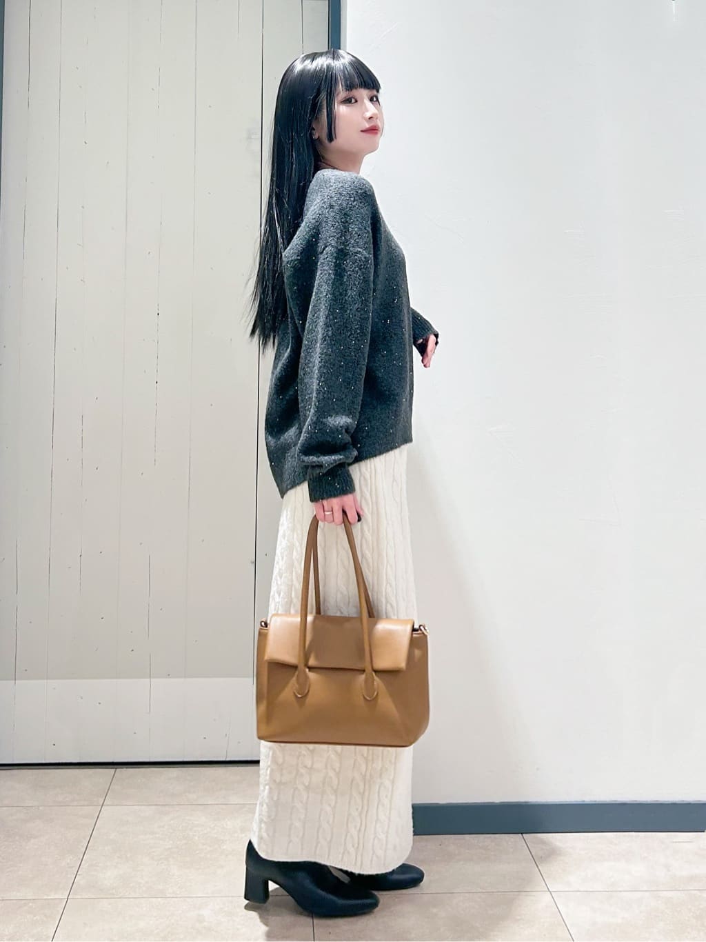 yukinoさんの「grove｜クラシカルな佇まい 大人のステンカラーロングコート」を使ったコーディネート