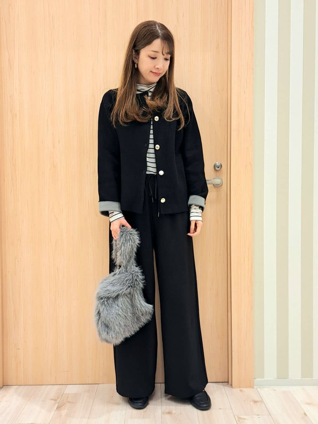 kanaさんの「SHOO･LA･RUE｜【S-LL/吸湿発熱】なめらかとろみ インナータートル」を使ったコーディネート
