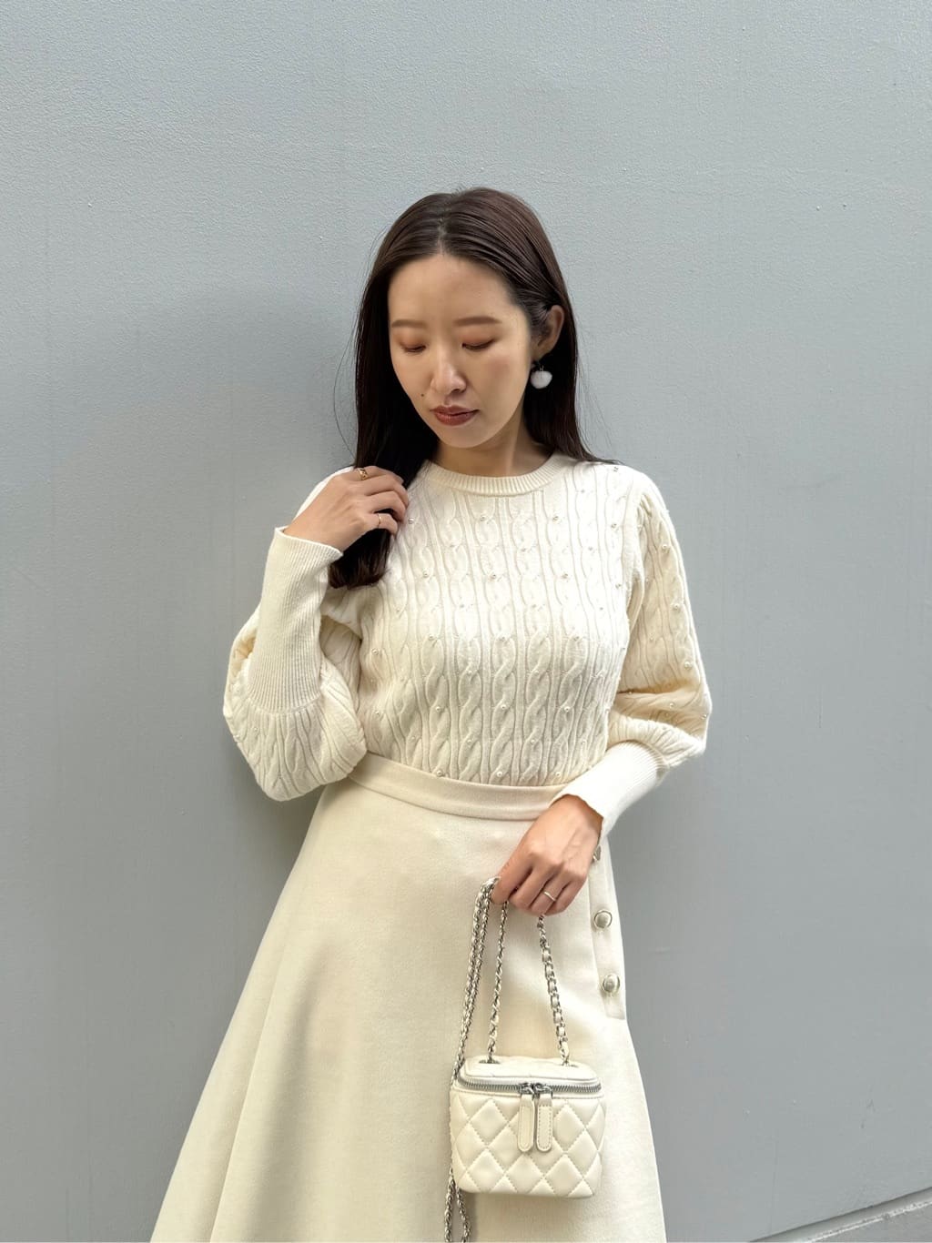 teiさんの「Couture brooch｜ベロアリボンフェイクファーピアス」を使ったコーディネート