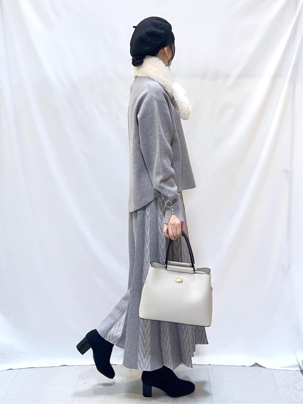 𝐇𝐢𝐫𝐨𝐦𝐢さんの「SHOO･LA･RUE｜起毛ニットブーツ」を使ったコーディネート