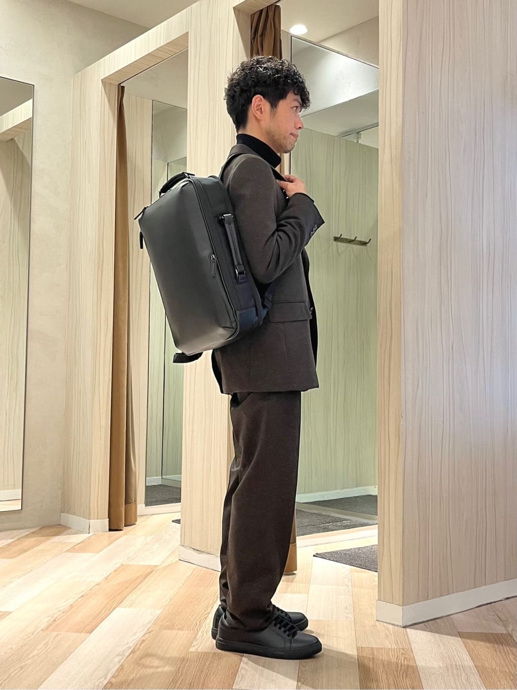 URAさんの「TAKEO KIKUCHI｜アンチピリング タートルネック ニット」を使ったコーディネート