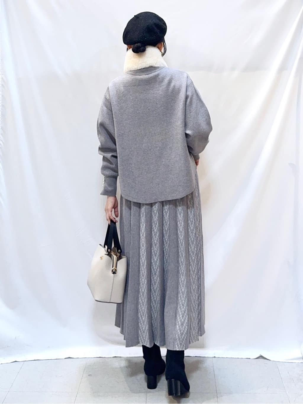 𝐇𝐢𝐫𝐨𝐦𝐢さんの「SHOO･LA･RUE｜起毛ニットブーツ」を使ったコーディネート